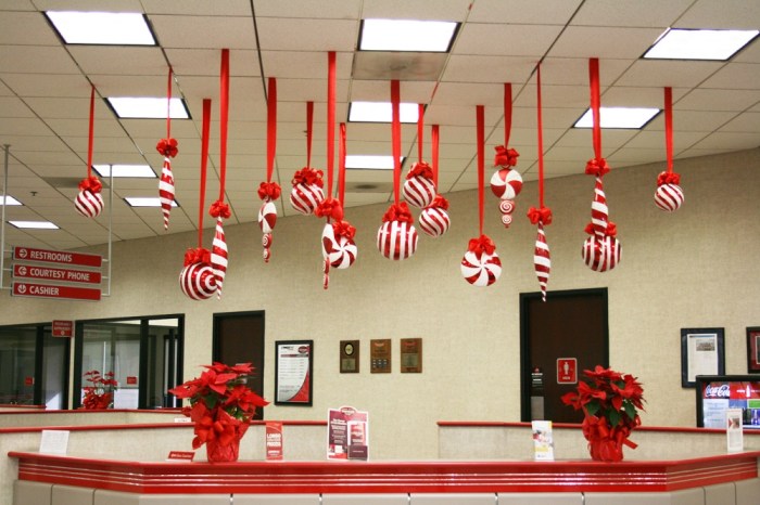 Christmas wall decoration ideas for office